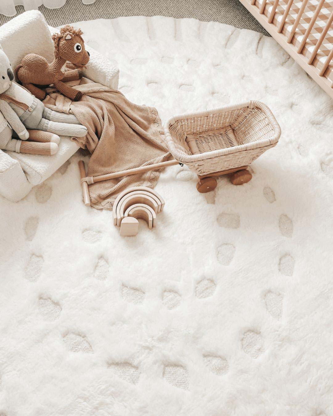Omega Group Rug Omega Ivory Abstract Tribal Round Rug