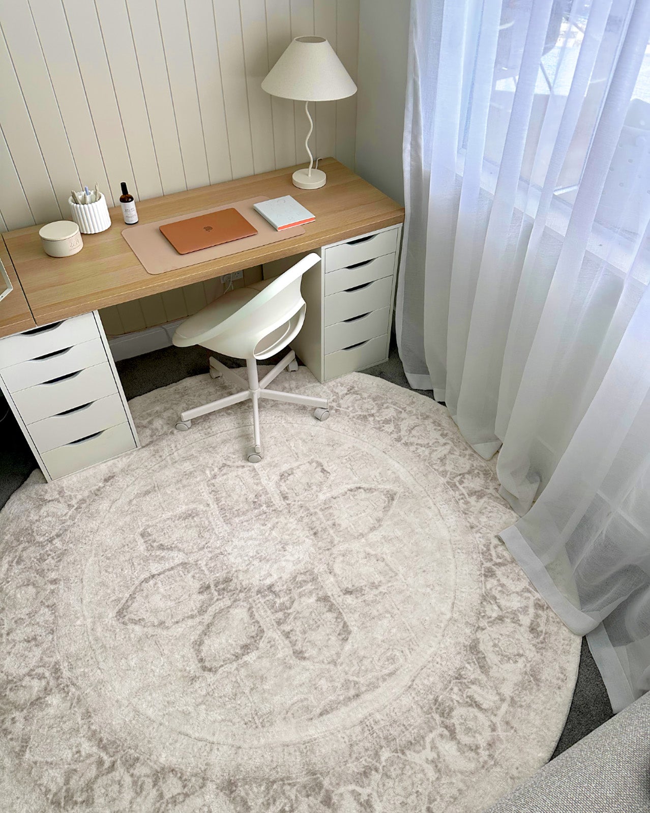 Patina Cream and Beige Distressed Washable Round Rug