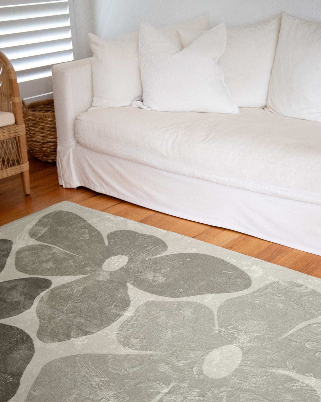 Rory Grey Green Flowers Rollie Pollie Playmat