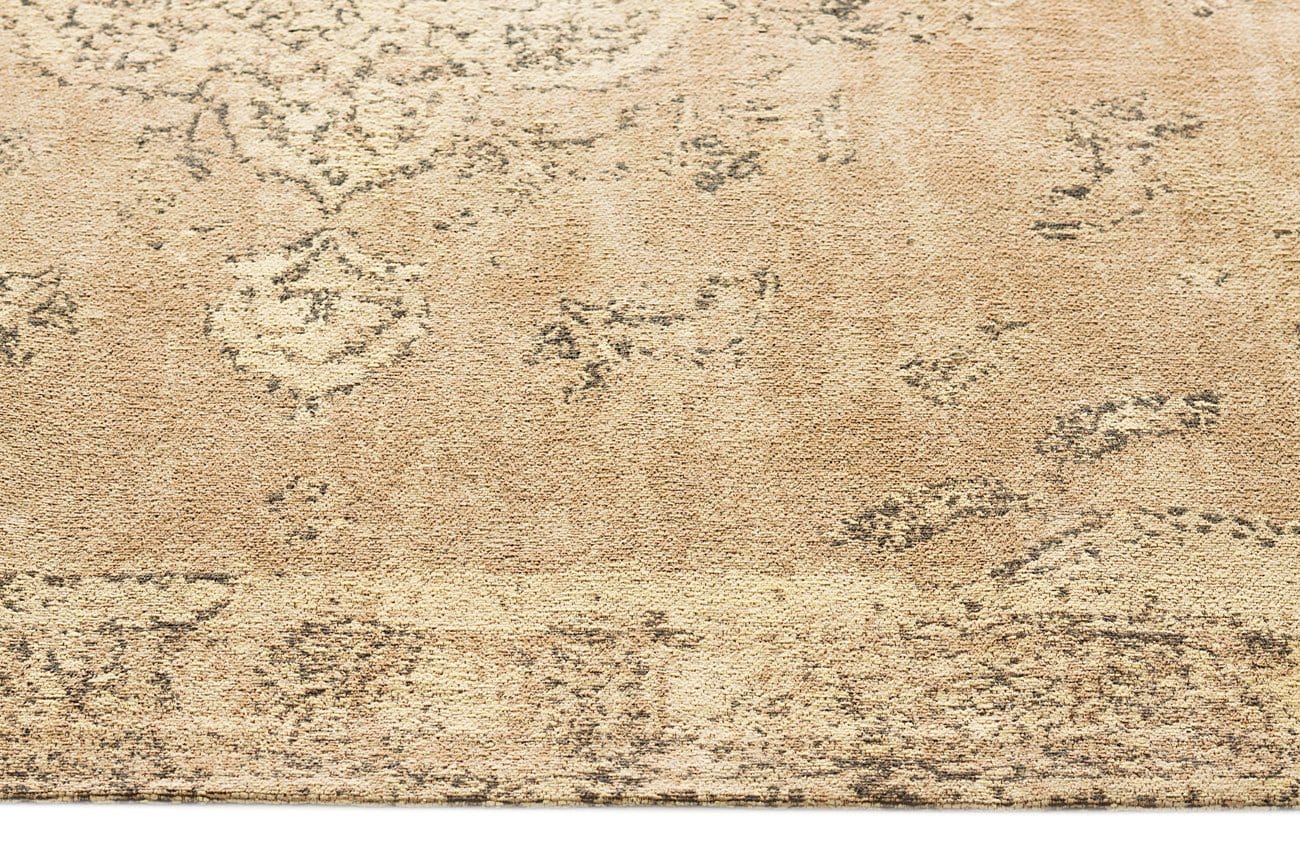 Sadie Coral Peach Turkish Style Distressed Rug