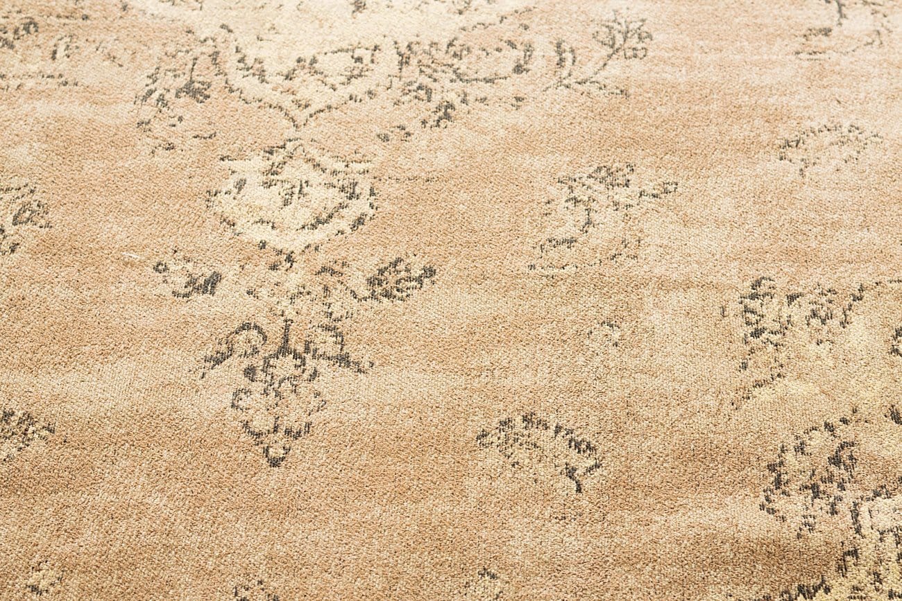 Sadie Coral Peach Turkish Style Distressed Rug