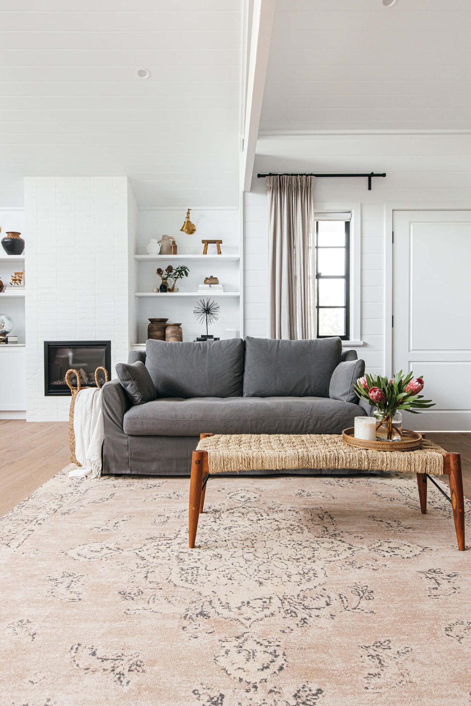 Sadie Coral Peach Turkish Style Distressed Rug