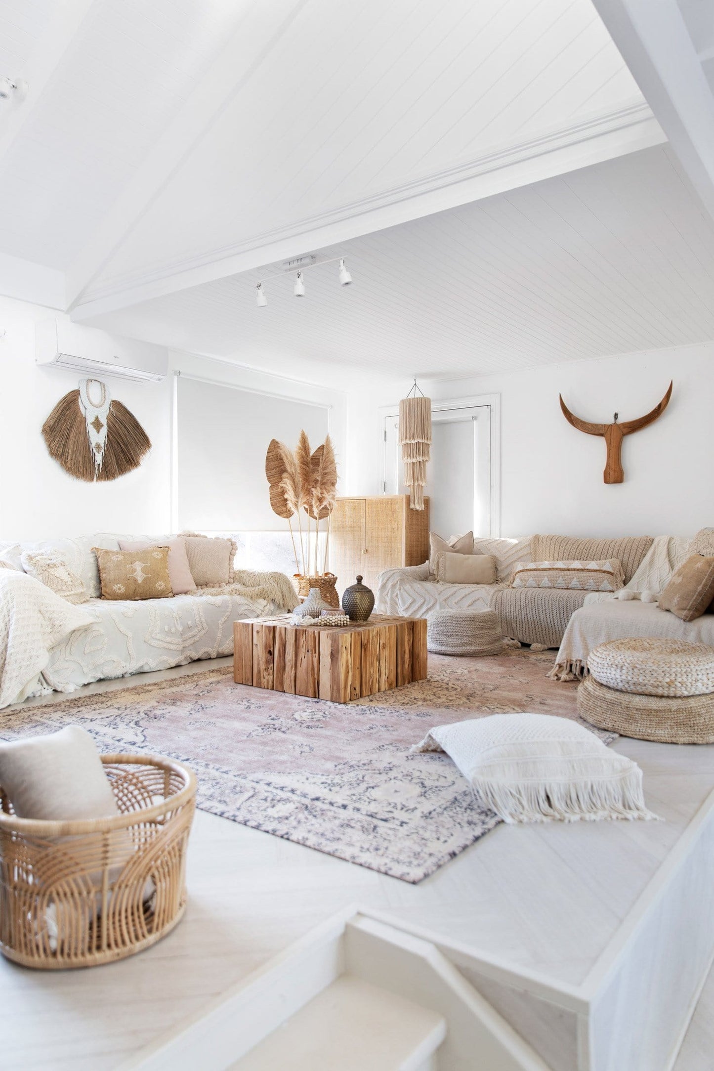 Sadie Coral Peach Turkish Style Distressed Rug