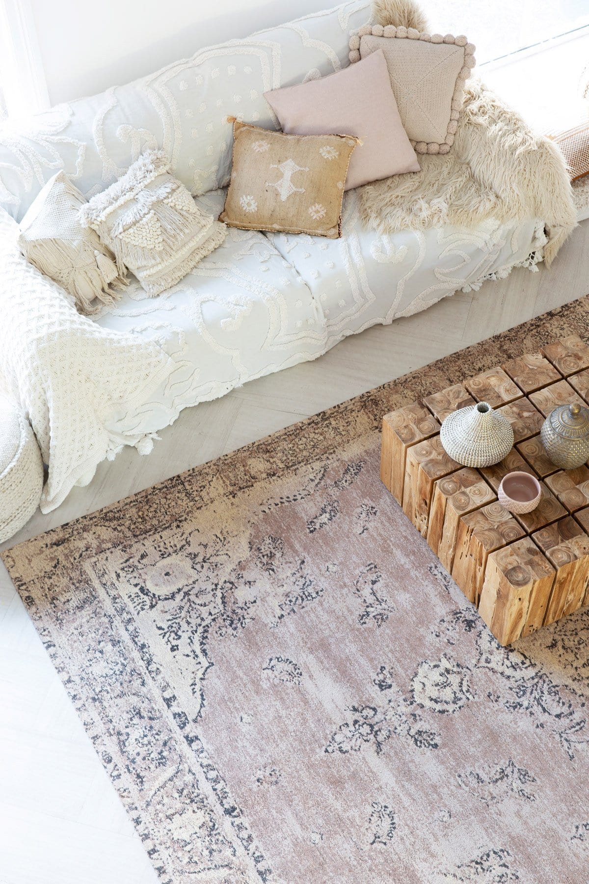 Sadie Coral Peach Turkish Style Distressed Rug