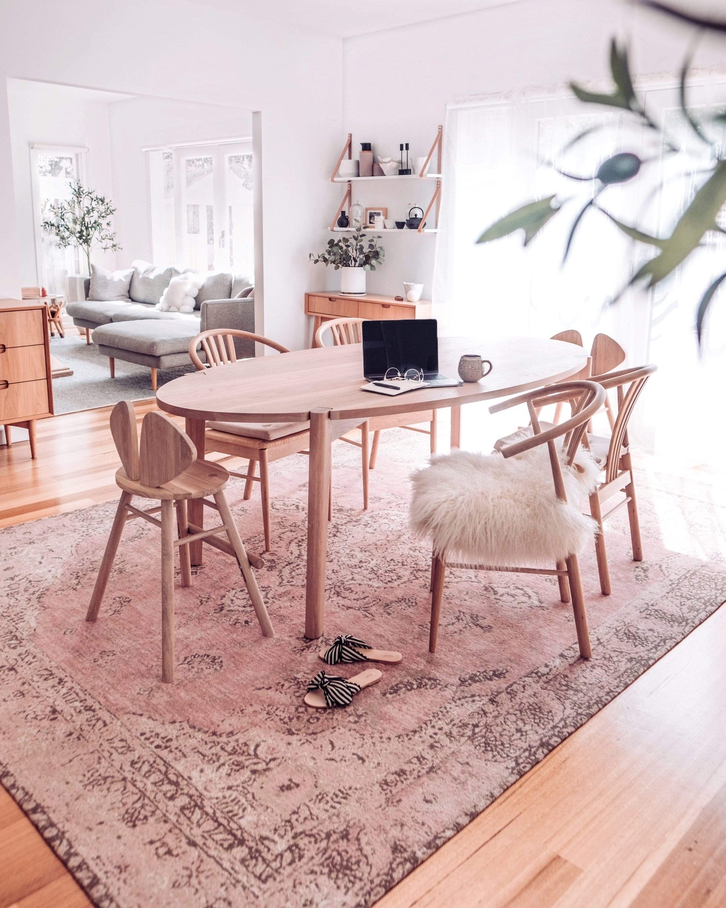 Sahara Turkish Style Pink Distressed Medallion Rug