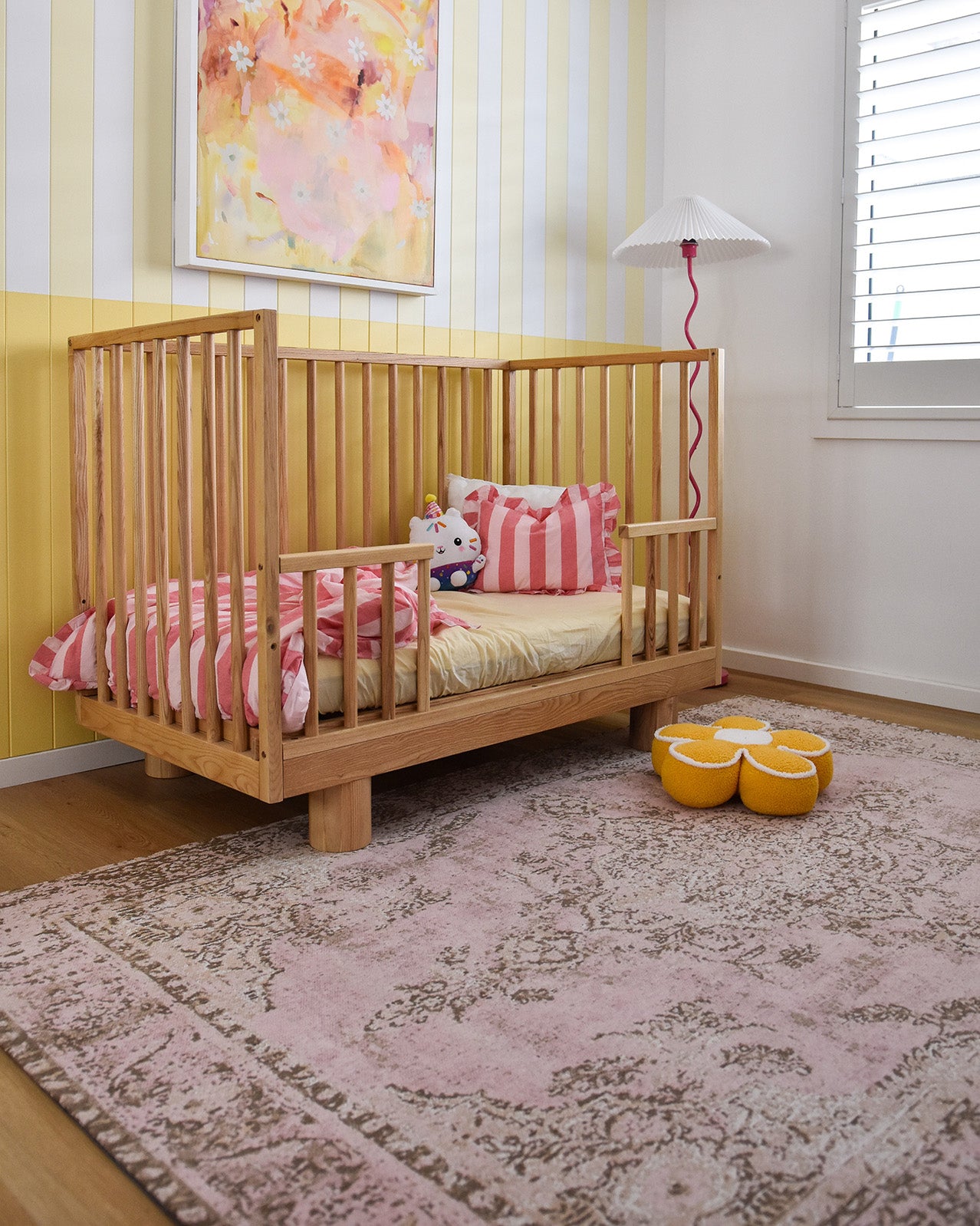 Sahara Turkish Style Pink Distressed Medallion Rug