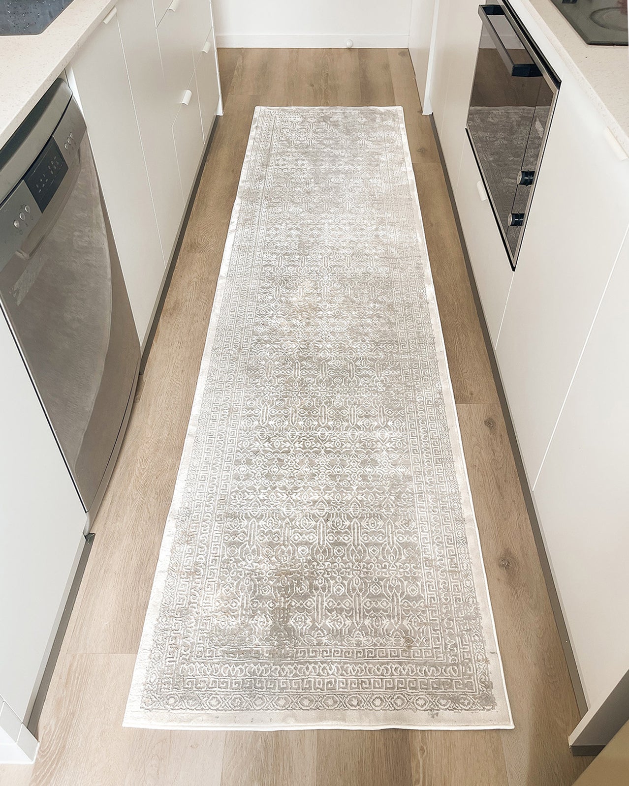 Seda Cream Ivory And Grey Traditional Floral Runner Rug