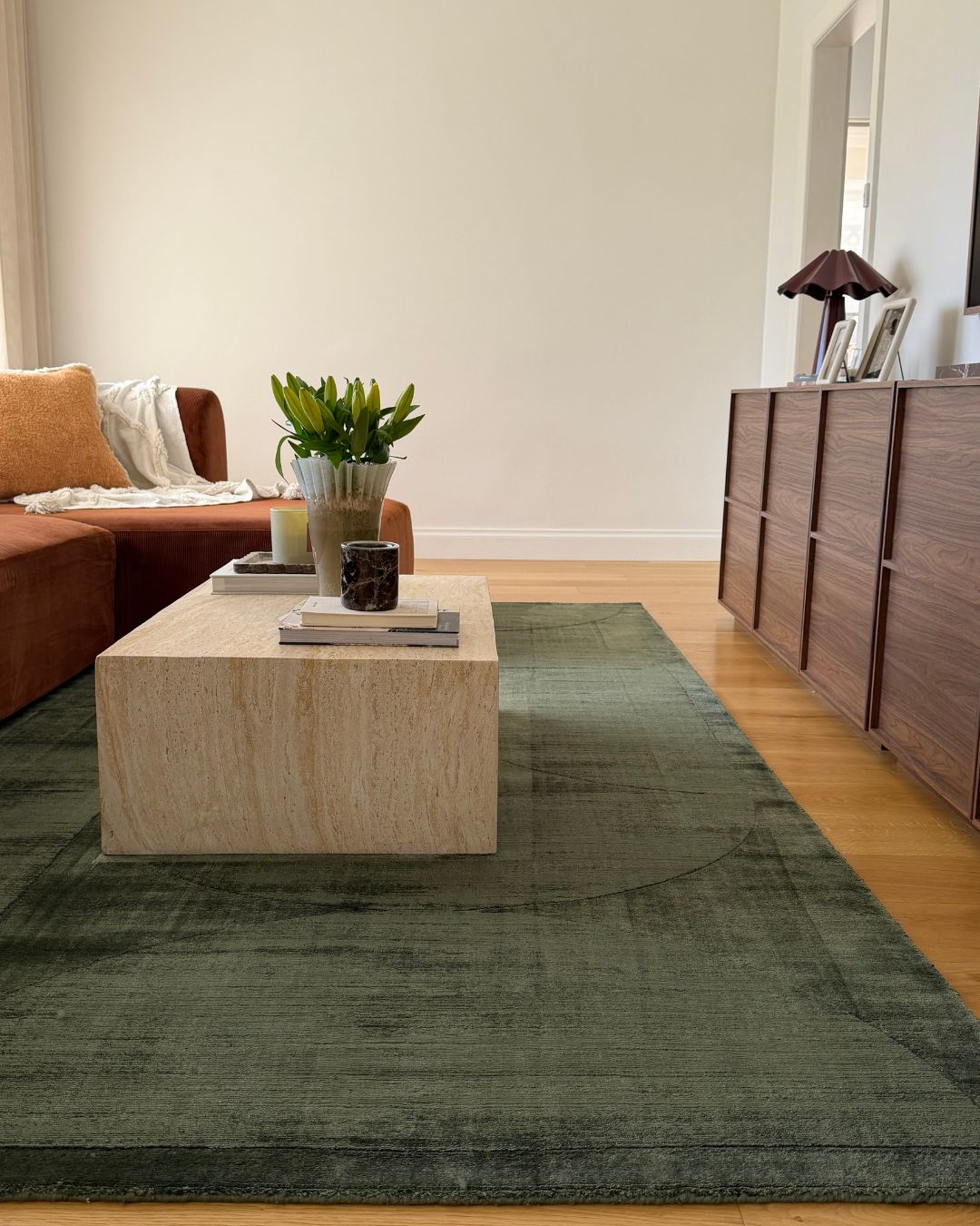 Sefina Green Hourglass Viscose Rug