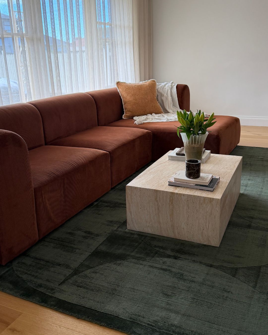 Sefina Green Hourglass Viscose Rug