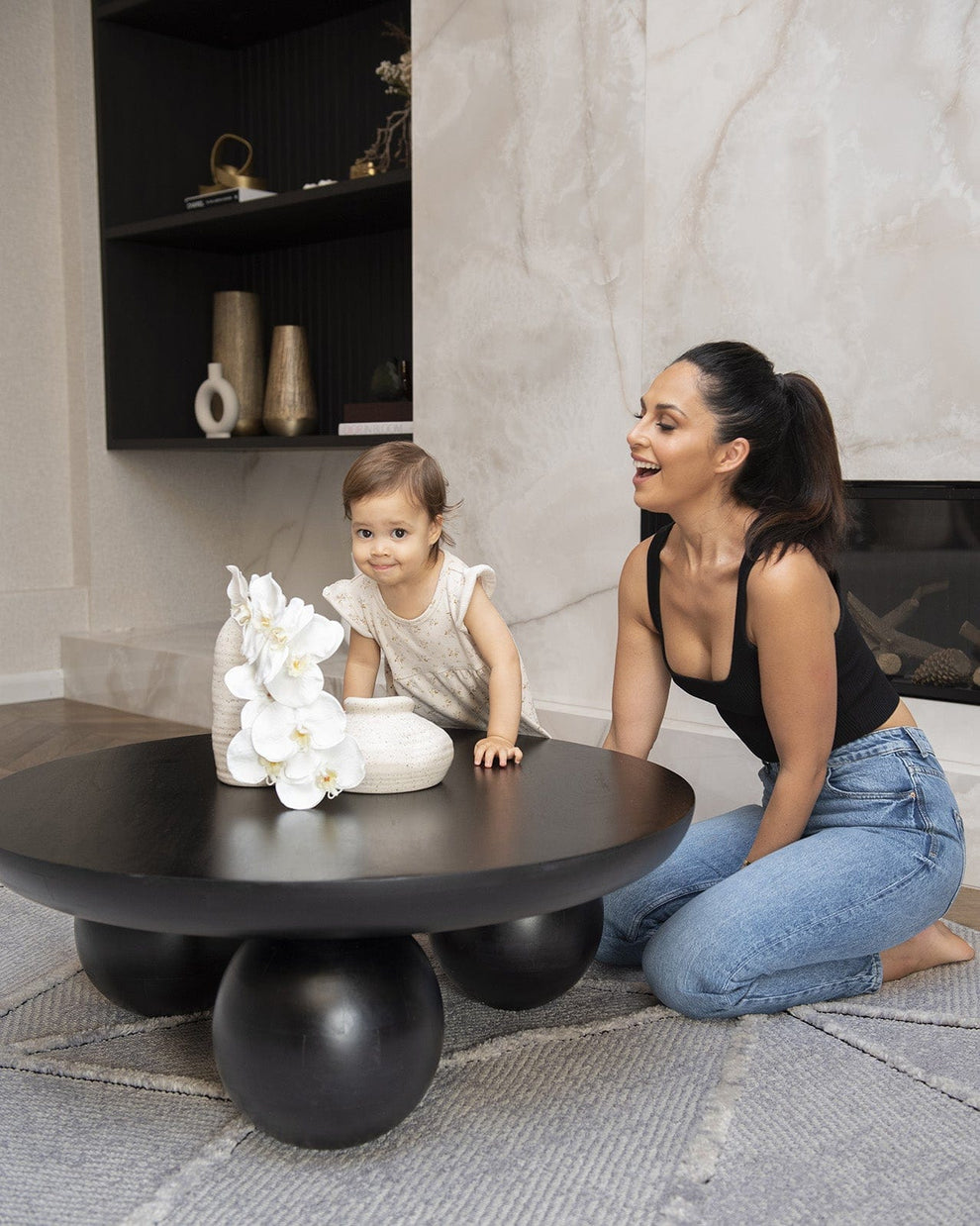 Soraya Grey Abstract Textured Round Rug – Miss Amara (AU)