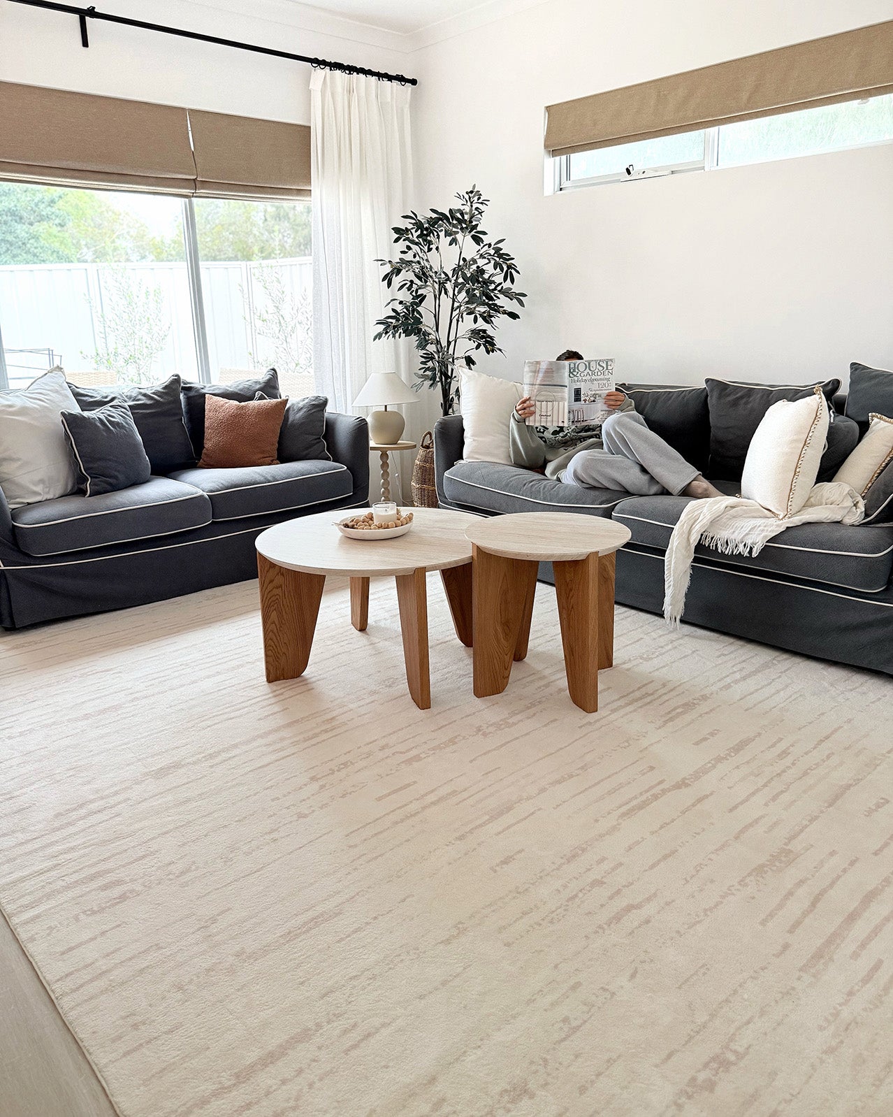 Tandara Grey and Cream Abstract Pattern Washable Rug