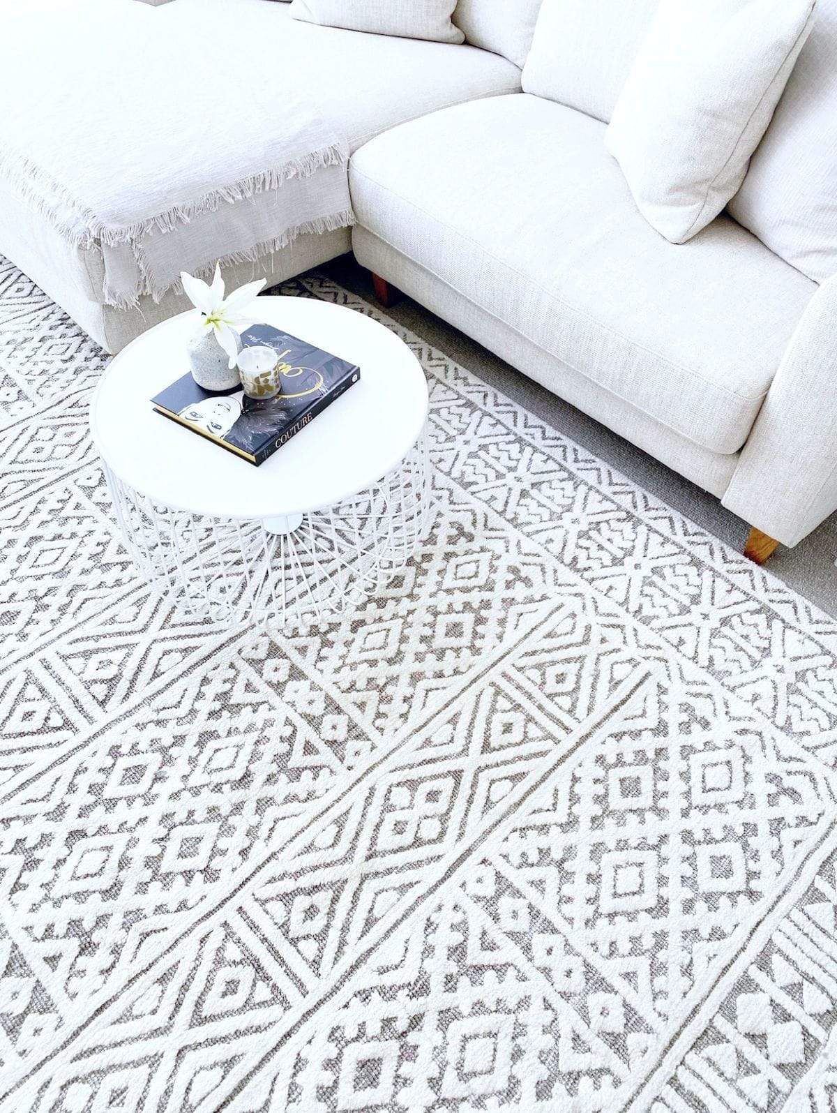 Tatiana Ivory and Grey Textured Tribal Rug
