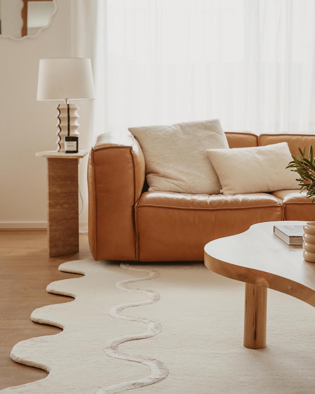 Tippy Cream Scalloped Handmade Wool Rug