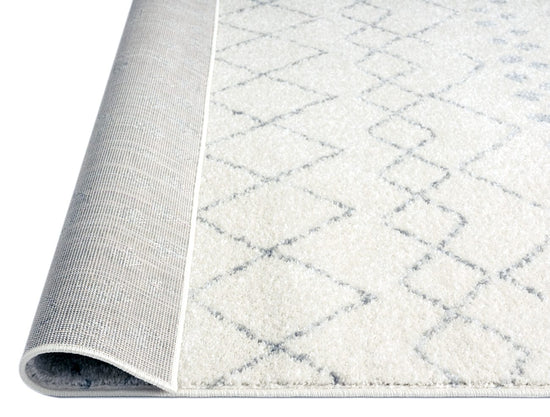 Toni Rug Toni Ivory and Grey Tribal Diamond Rug