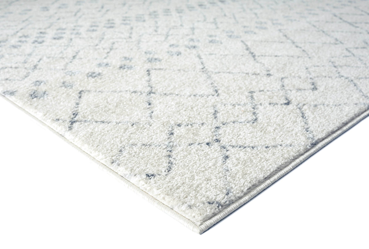 Toni Rug Toni Ivory and Grey Tribal Diamond Rug