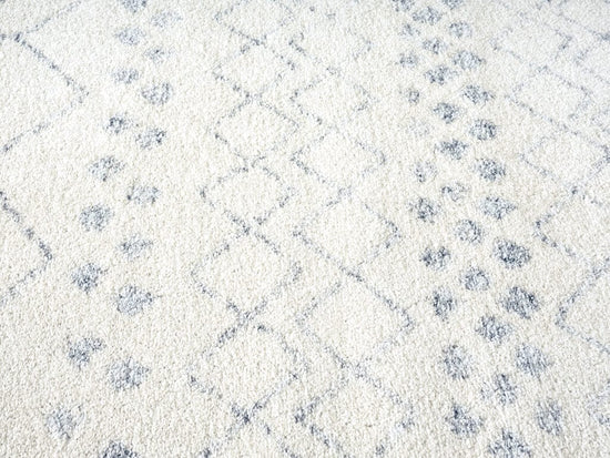 Toni Rug Toni Ivory and Grey Tribal Diamond Rug