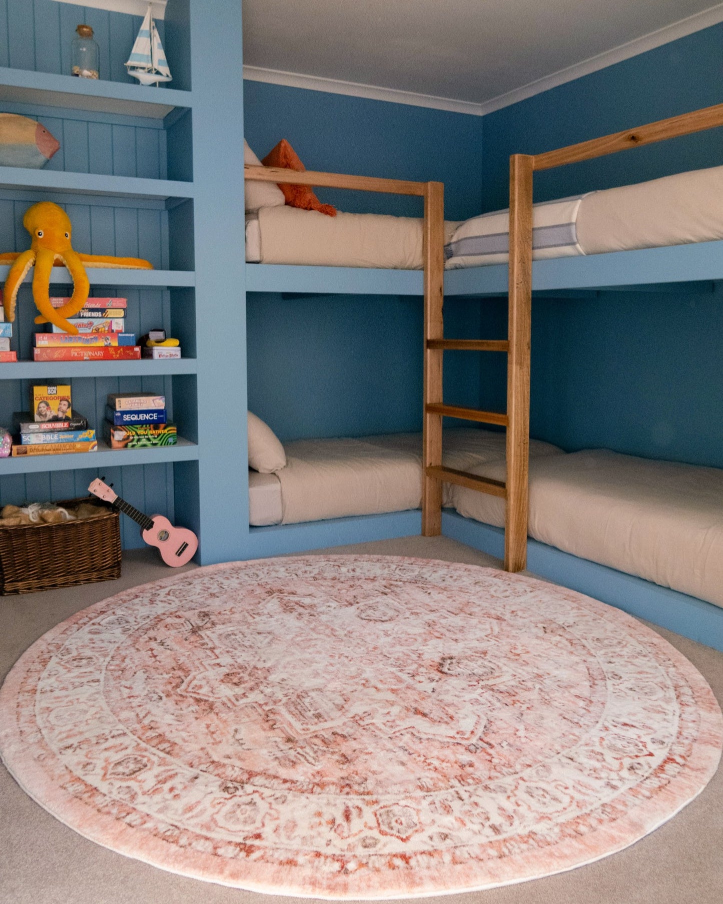 Veronique Peach and Brown Distressed Washable Round Rug