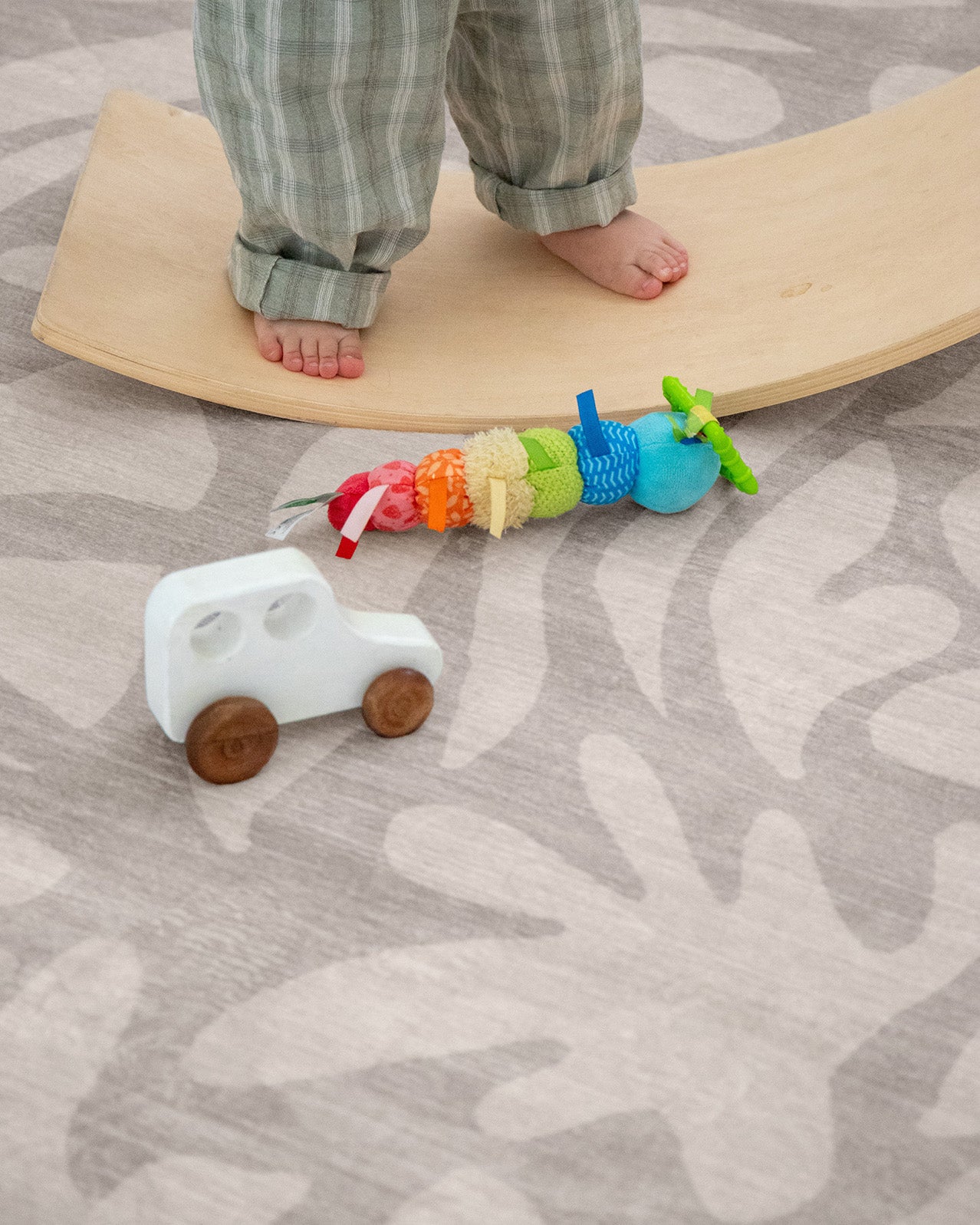 Viki Grey Beige Leaves Rollie Pollie Round Playmat