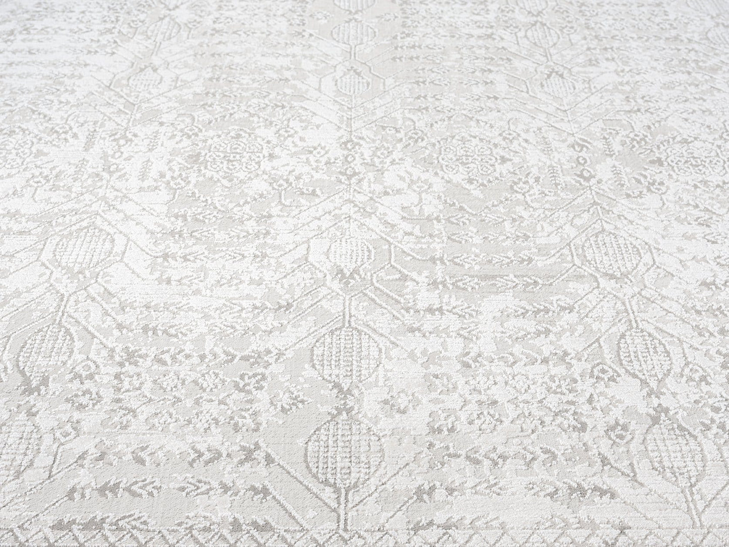 Wilamina Grey and Ivory Distressed Floral Rug