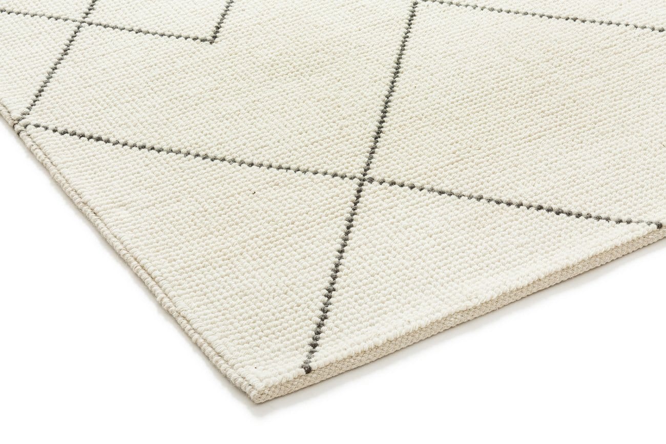 Zane Ivory Tribal Pattern Wool Rug