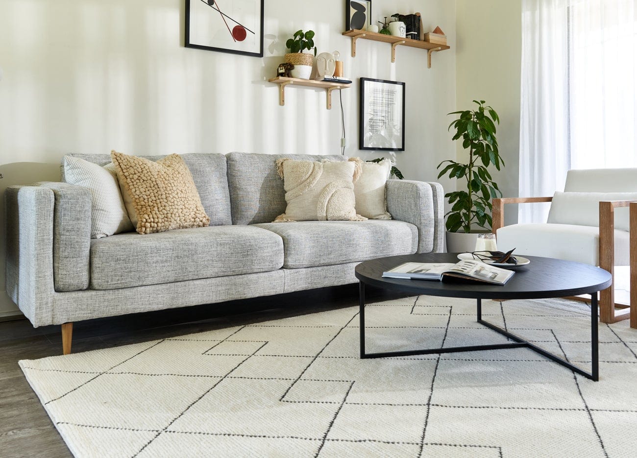 Zane Ivory Tribal Pattern Wool Rug