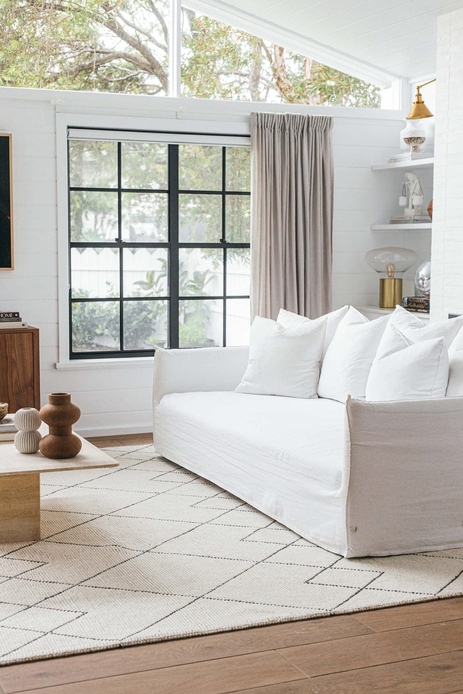 Zane Ivory Tribal Pattern Wool Rug